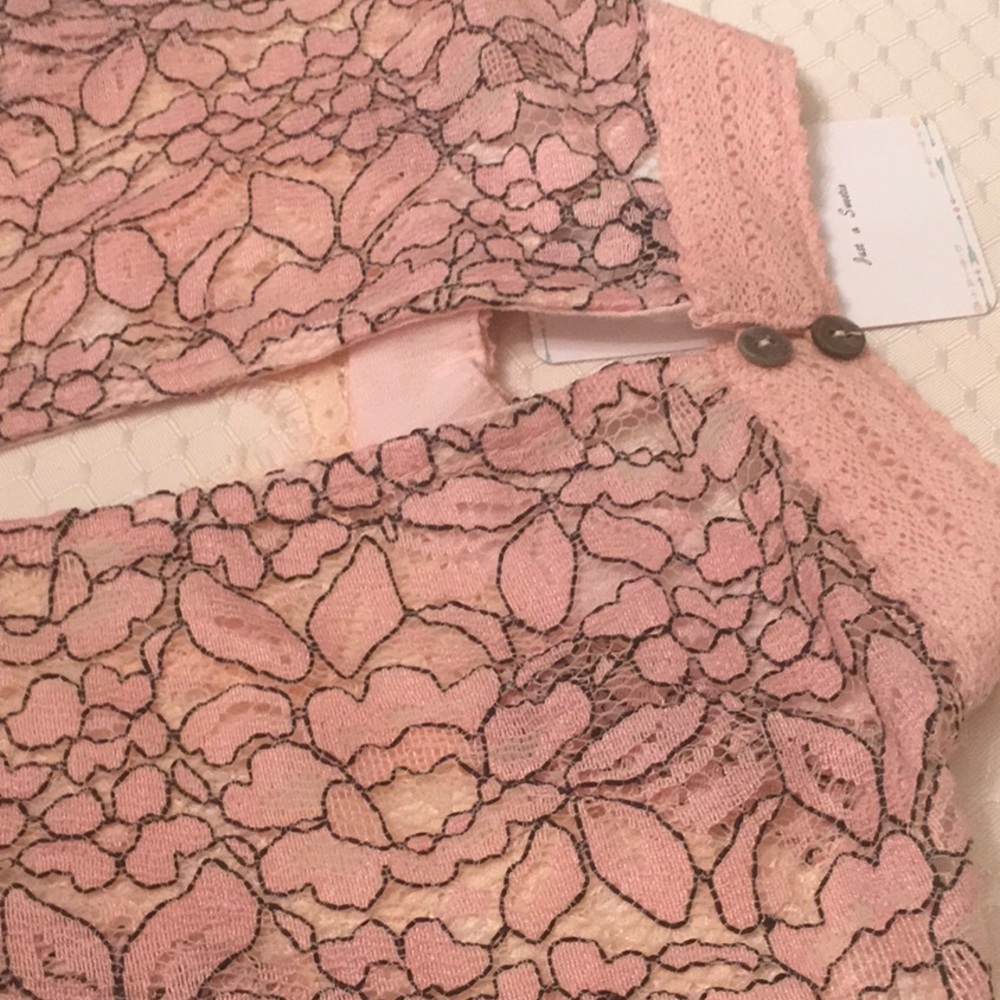 BLUSH PINK LACE DRESS  last one - Picture 7 of 7